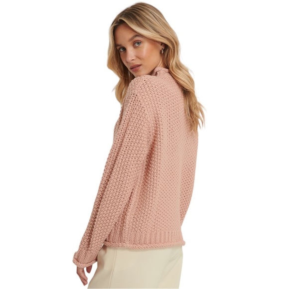 NA-KD Pale Pink Cropped High Neck Chunky Waffle Knit Oversized Pullover Sweater - Picture 2 of 9